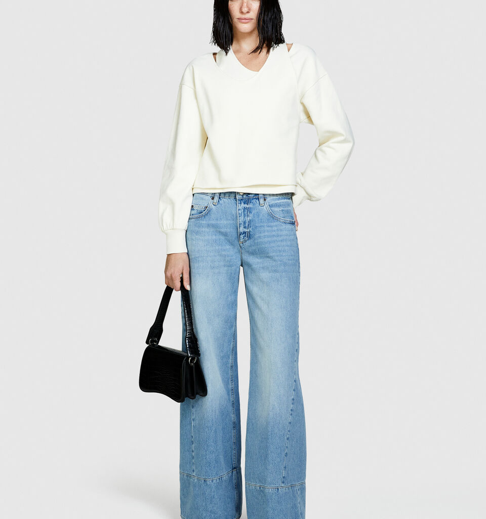 Off-the-shoulder sweatshirt - Pullover Sweatshirts - Creamy White | Sisley image number 1